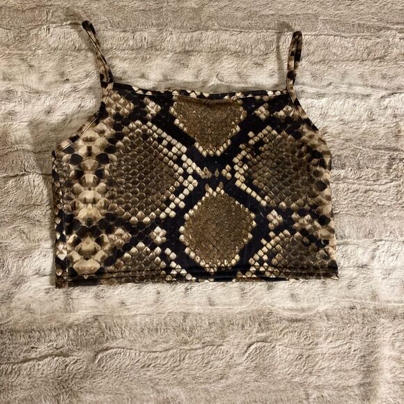 : :NEW 90s / Y2K Inspired Snake Skin Print Crop Tank Top : : - Picture 2 of 5